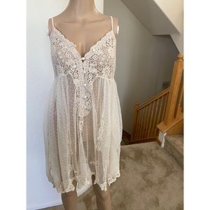 NEW Free People Lace Top Size M - Long